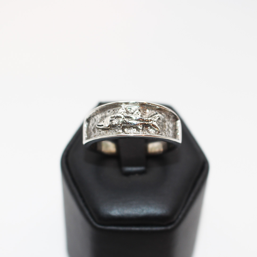 A picture of a sterling silver snook ring.